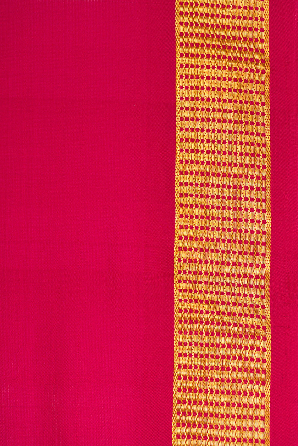 Border image of Magenta Dual Tone Kanjivaram Silk Nine Yards Saree with Plain Body and Zari Border. 