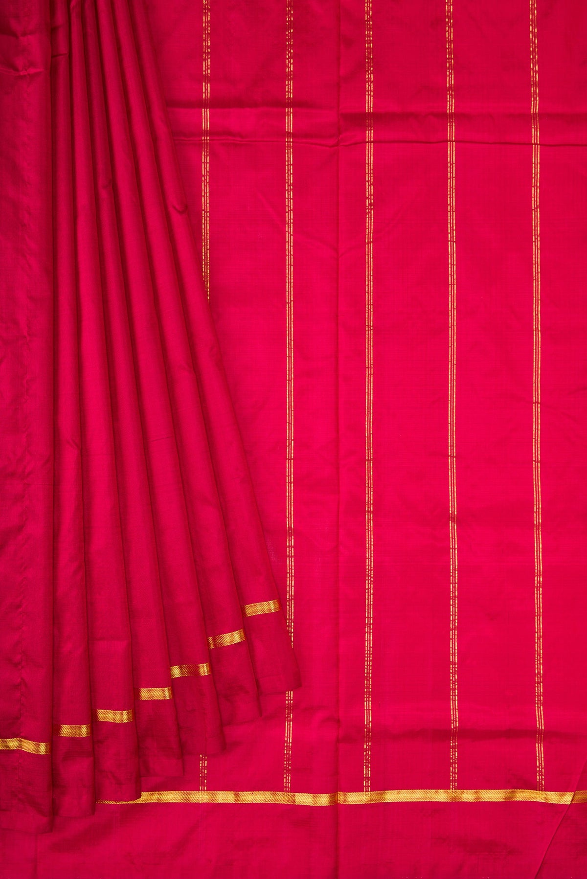 Pleats and pallu of Maroon Kanchipuram Silk Nine Yards Saree with Plain Body and Zari Border. 