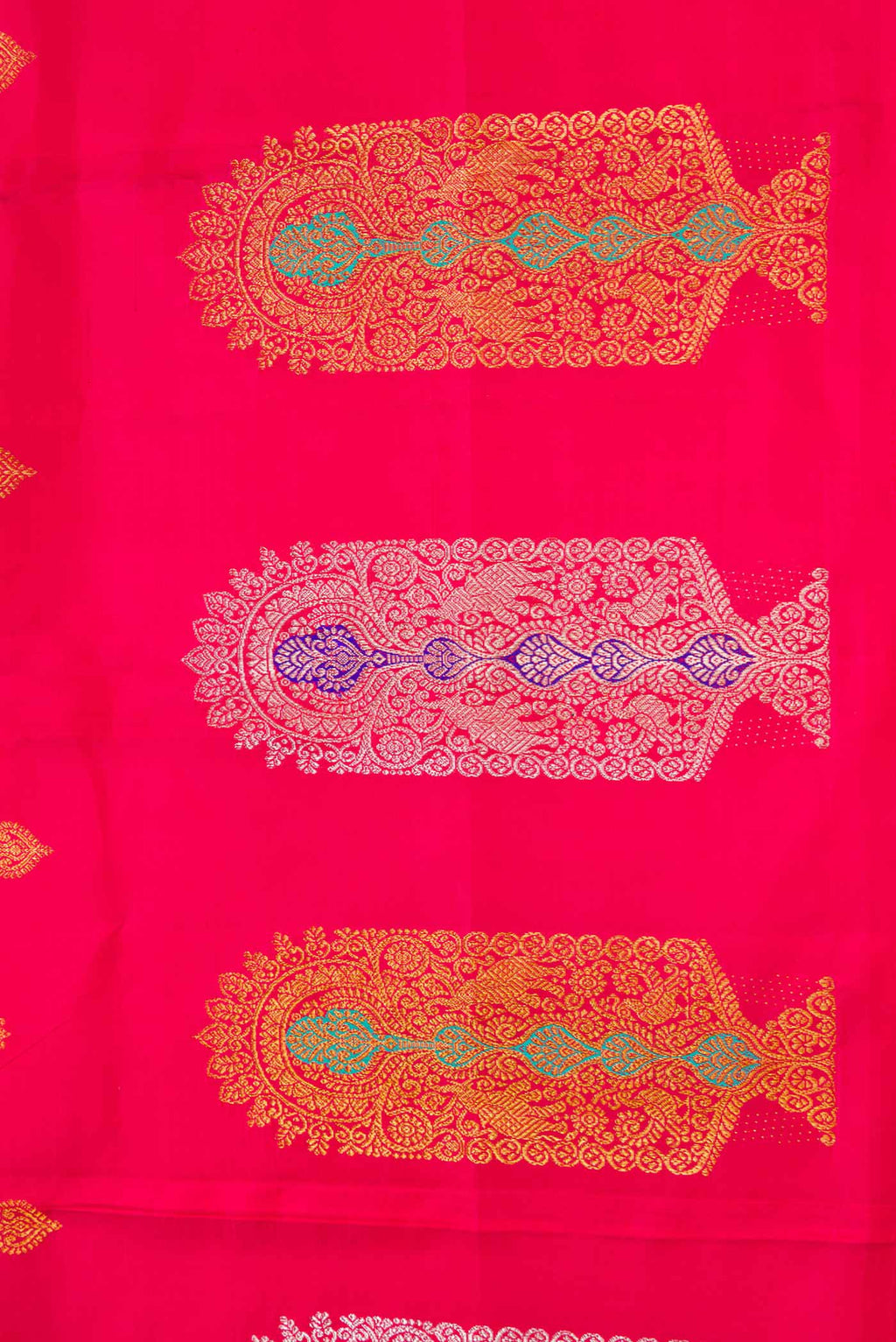 Border image of Dark Pink Dual Tone Kanchipuram Silk Saree with Zari Butta on the body and Fancy Border