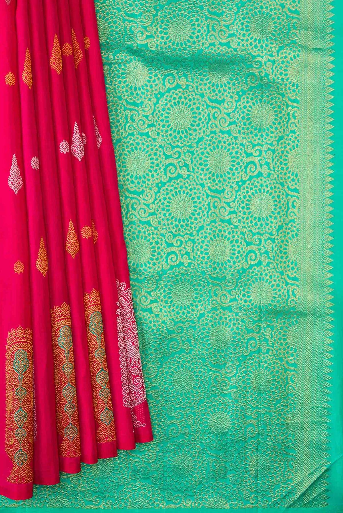 Pleats and pallu of Dark Pink Dual Tone Kanchipuram Silk Saree with Zari Butta on the body and Fancy Border