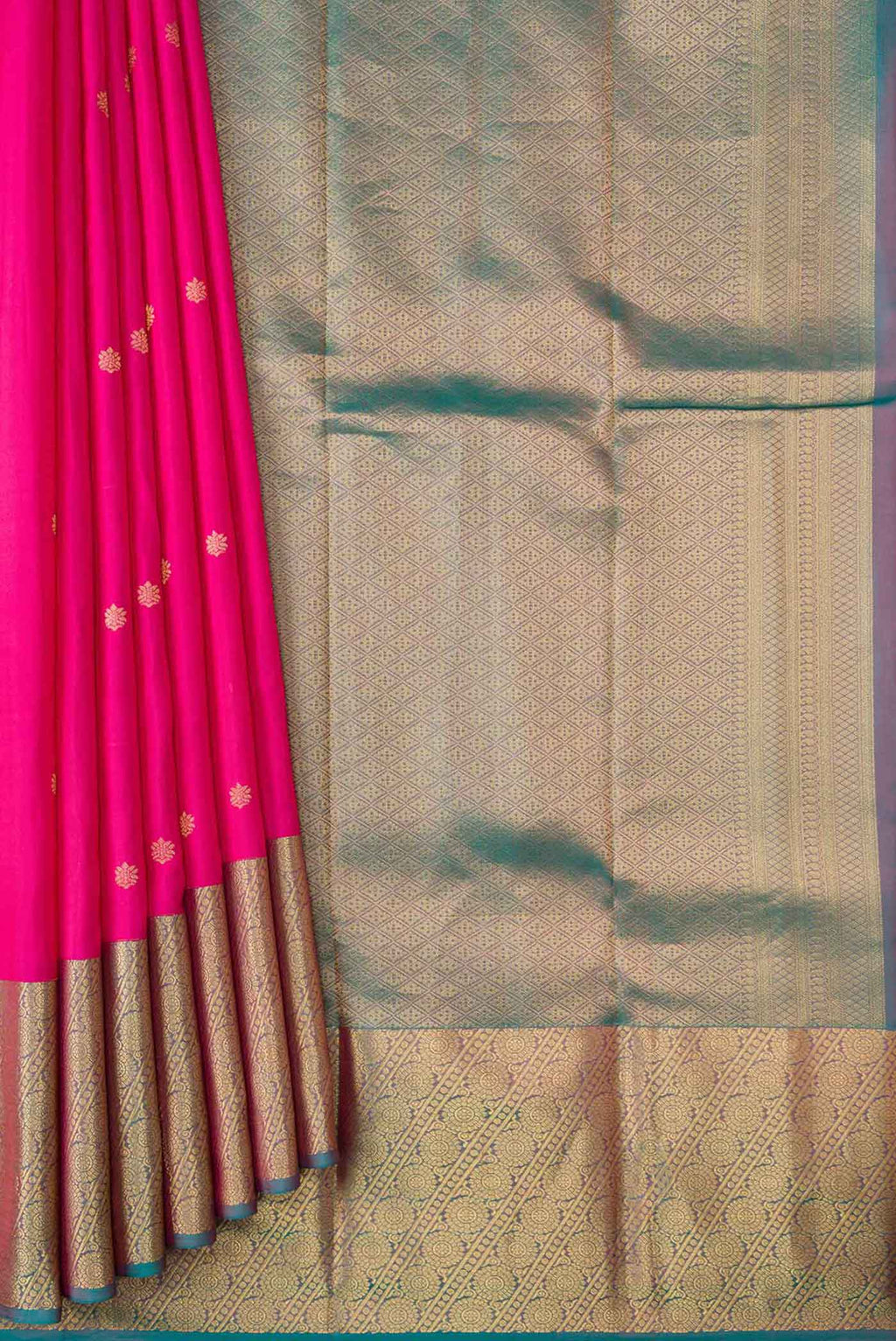 Pleats and pallu of Pink Dual Tone Kanchipuram Silk Saree with Zari Butta on the body and Zari Border