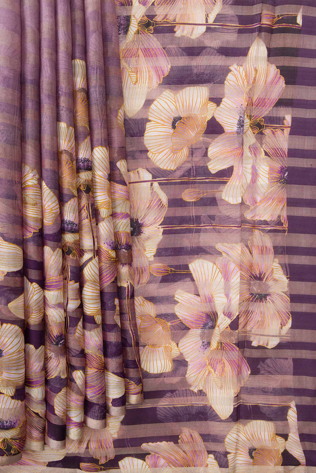 Pleats and pallu of Lavender Dual Tone Mysore Georgette Saree with Printed design on the body and Zari Border