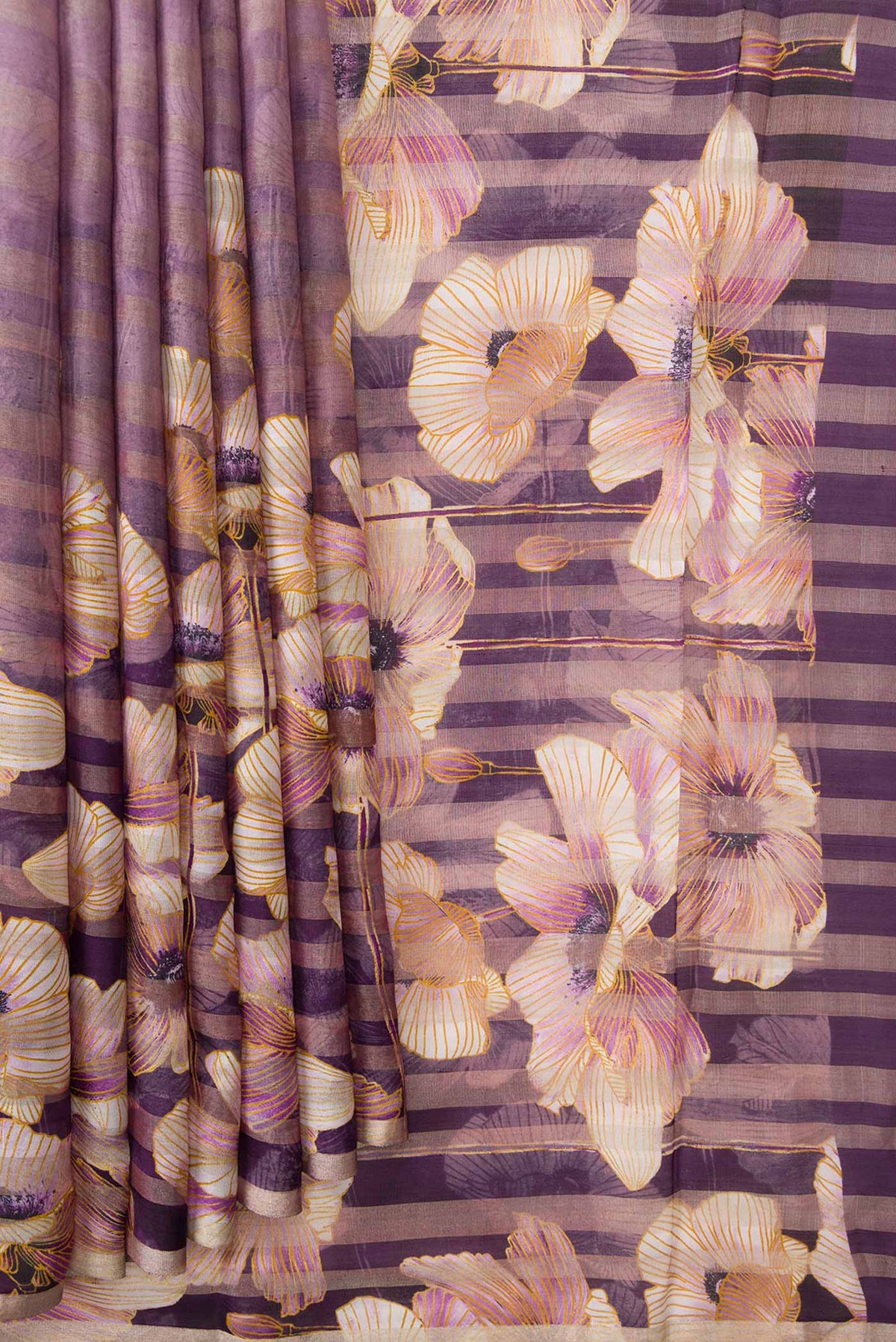 Pleats and pallu of Lavender Dual Tone Mysore Georgette Saree with Printed design on the body and Zari Border