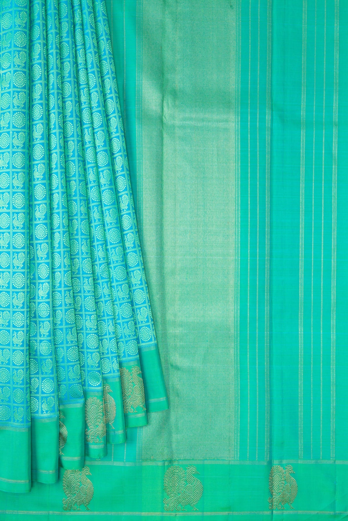 Pleats and pallu of Pure Silk Pure Zari Sea Green Dual Tone Kanjivaram Saree with Jacquard design on the body and Fancy Border. 