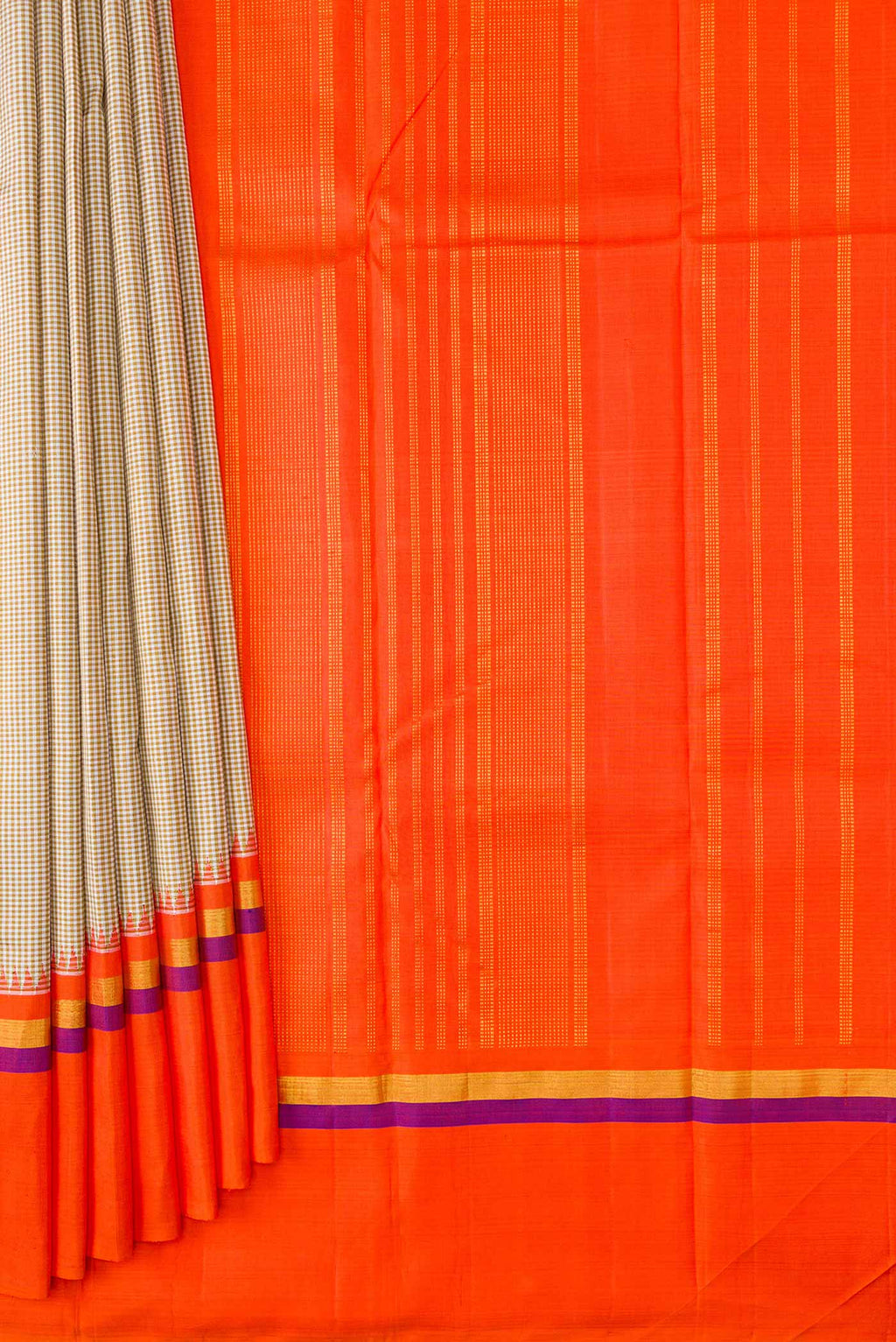 Pleats and pallu of Beige Dual Tone Kanchipuram Silk Saree with Checked design on the body and Zari Border