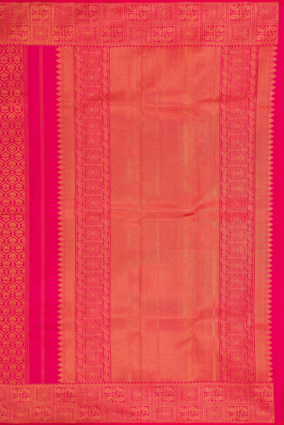 Close up image of the pallu of Pink Dual Tone Kanchipuram Silk Saree with Zari Brocade on the body and Zari Border. 