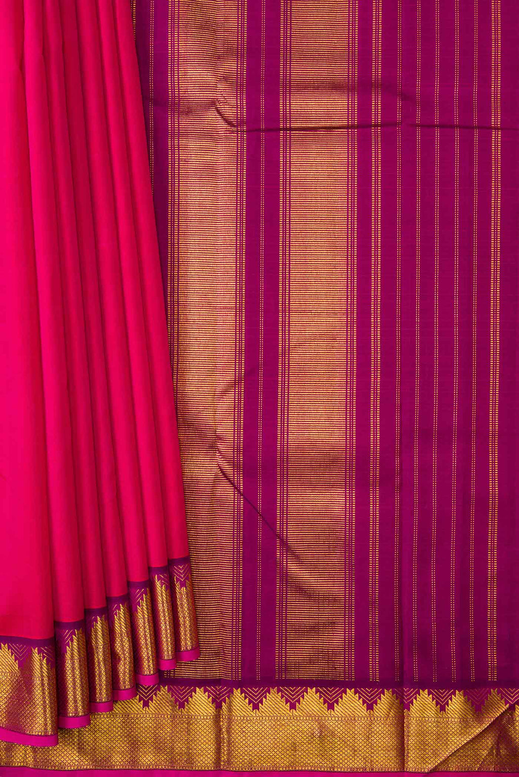 Pleats and pallu of Pink Kanchipuram Silk Saree with Plain Body and Zari Border