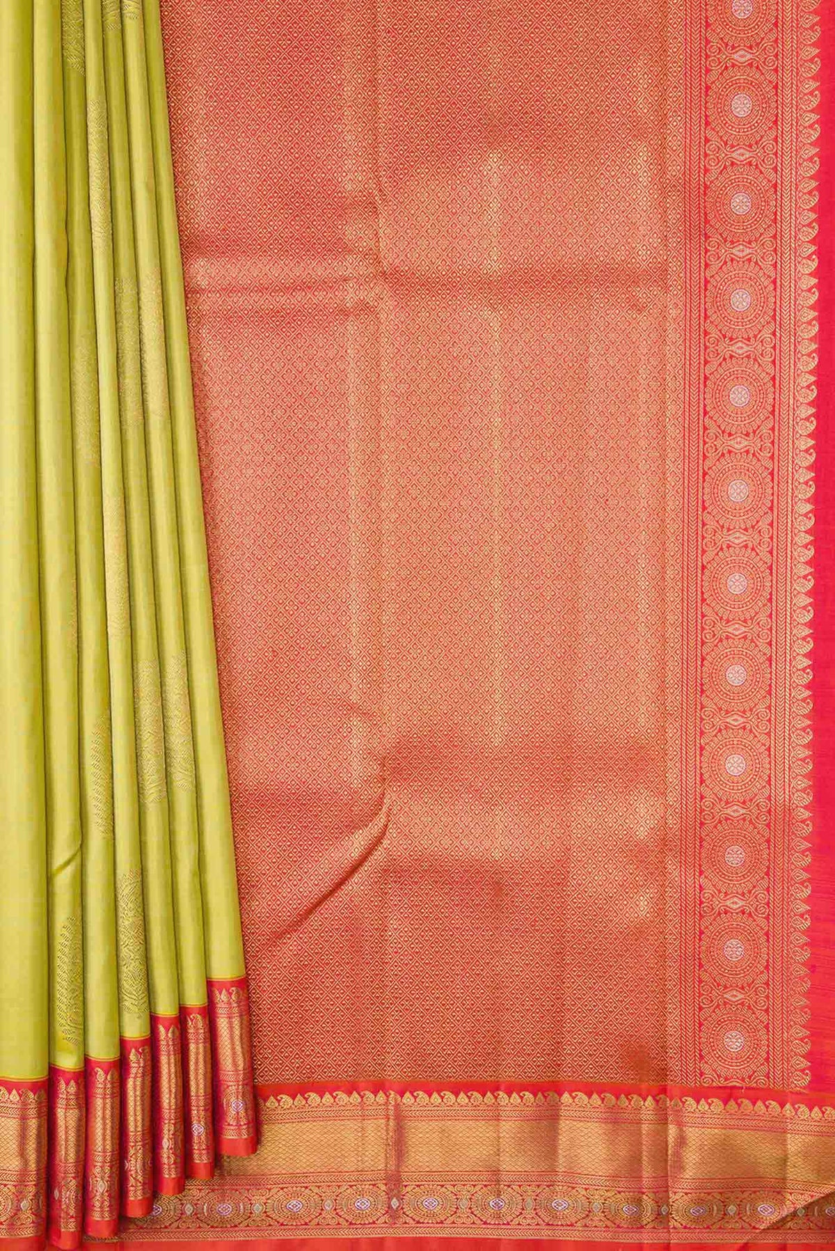 Pleats and pallu of Pure Silk Pure Zari Lemon Yellow Dual Tone Kanchipuram Saree with Zari Butta on the body and Zari Border