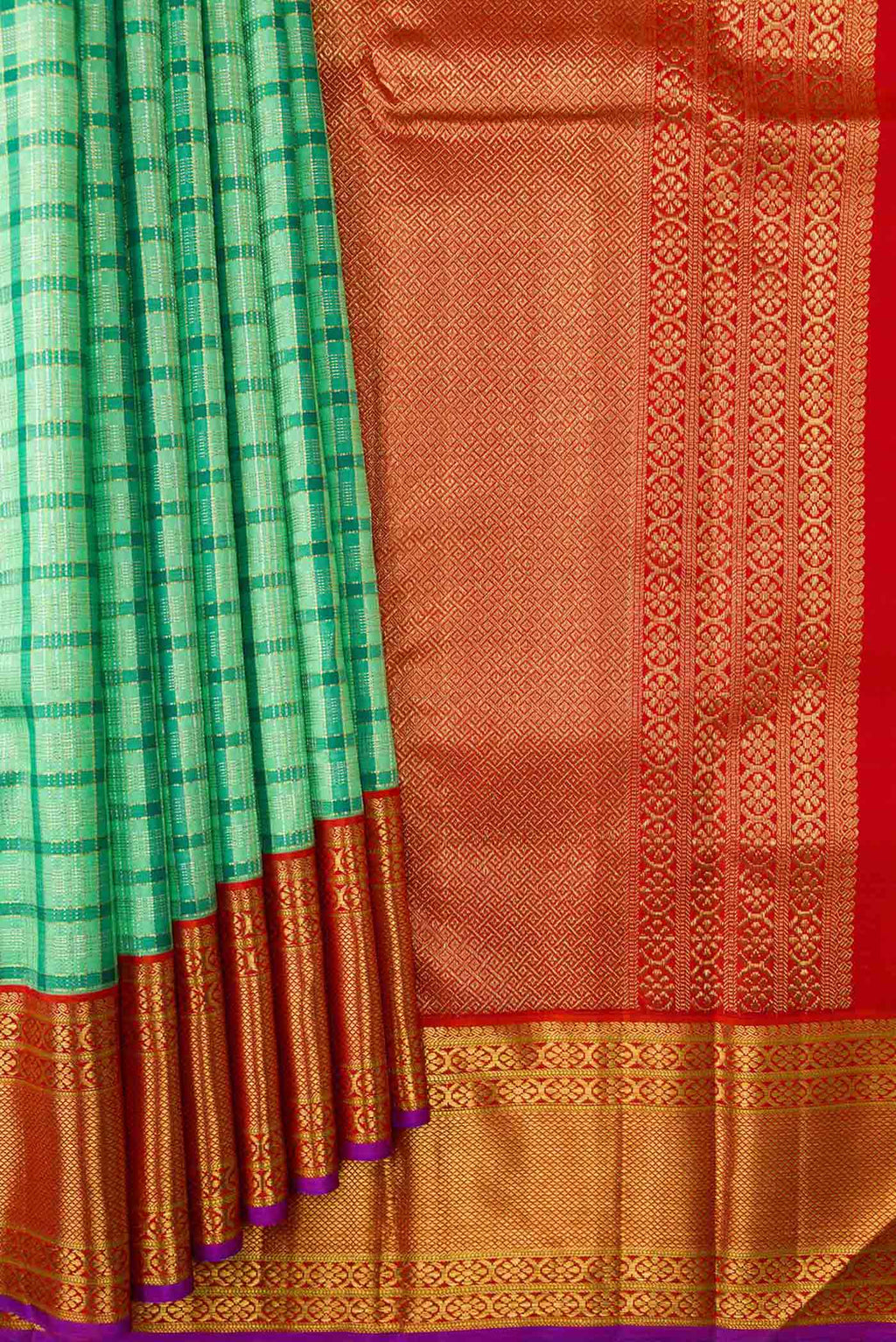 Pleats and pallu of Pure Silk Pure Zari Sea Green Dual Tone Kanchipuram Saree with Checked design on the body and Zari Border