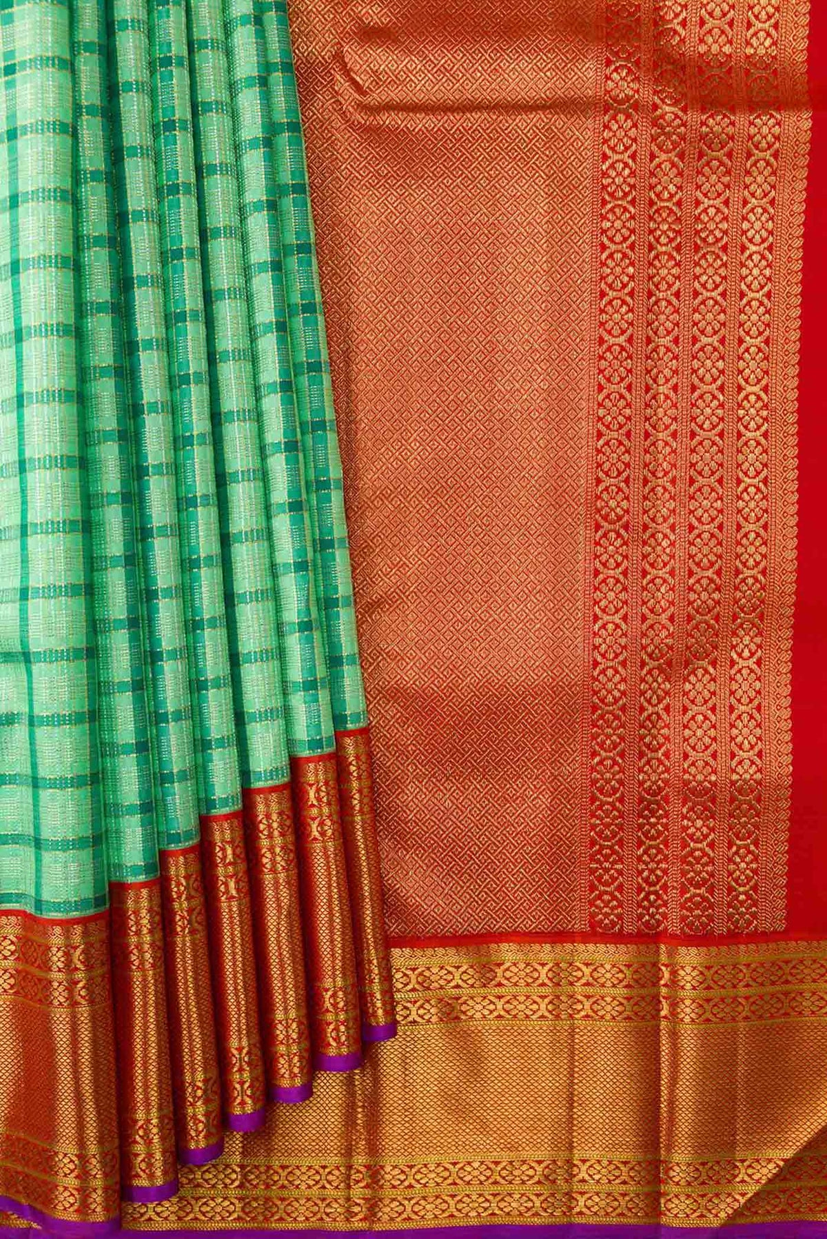 Pleats and pallu of Pure Silk Pure Zari Sea Green Dual Tone Kanchipuram Saree with Checked design on the body and Zari Border