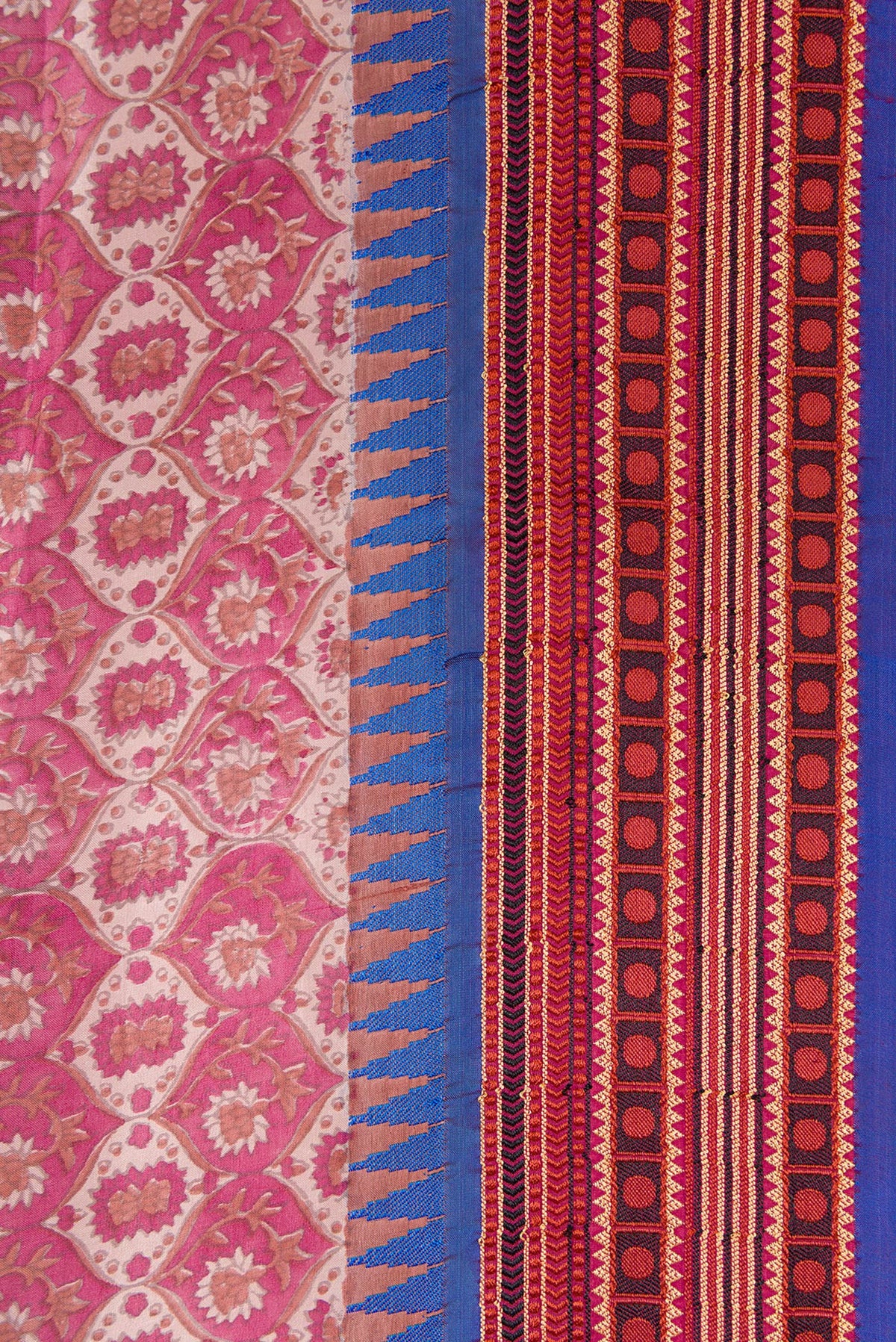 Border image of Dark Pink Dual Tone Kanchipuram Silk Saree with Printed design on the body and Zari And Thread Border. 