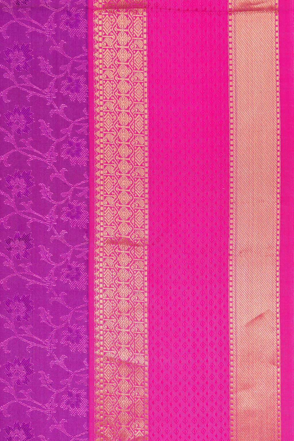 Border image of Purple Dual Tone Kanchipuram Silk Saree with Jacquard design on the body and Zari And Thread Border. 