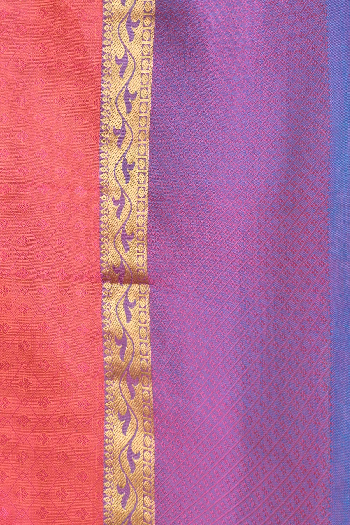 Border image of Coral Dual Tone Kanchipuram Silk Saree with Jacquard design on the body and Zari And Thread Border. 
