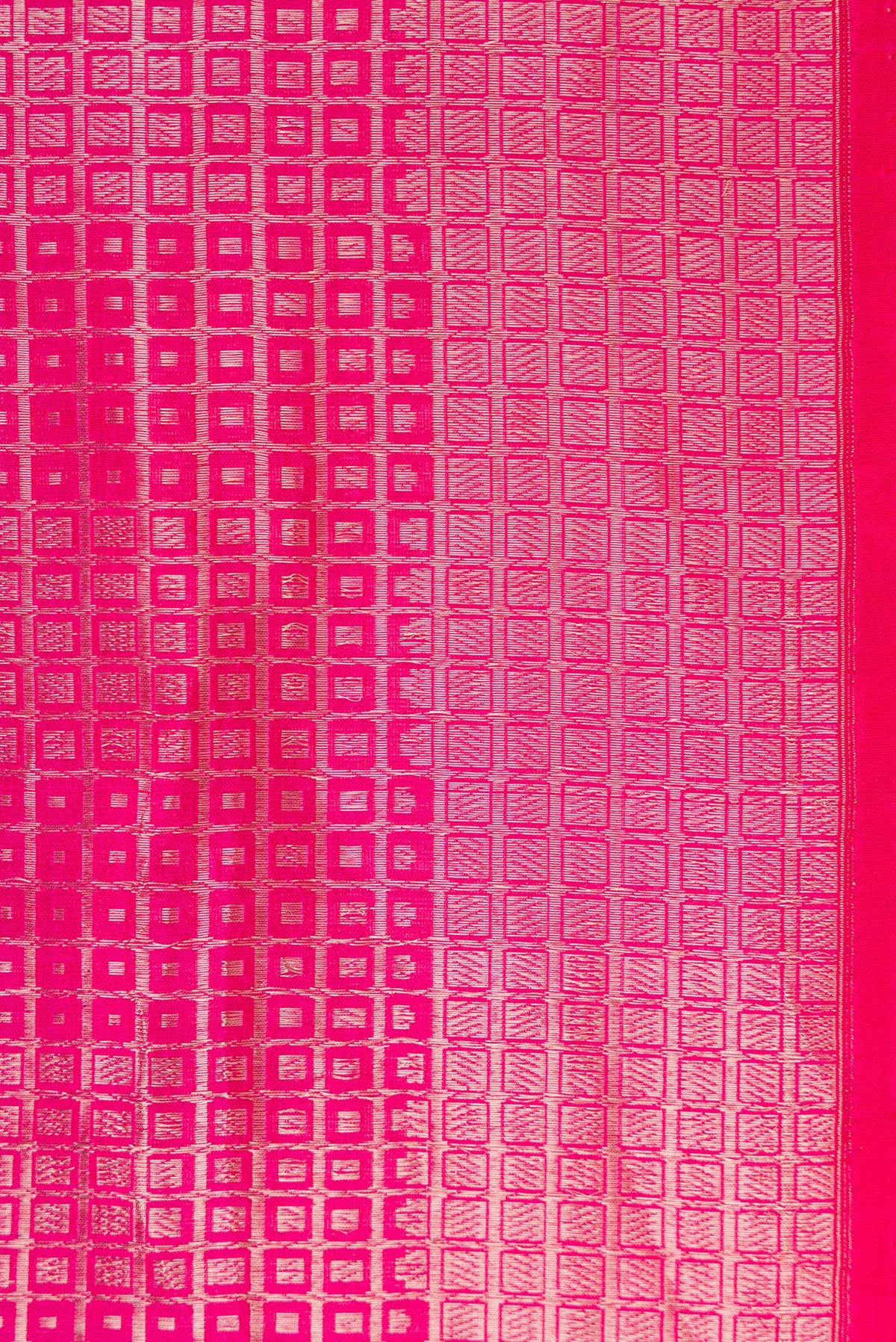 Border image of Pink Dual Tone Banarasi Silk Saree with Zari Brocade on the body and Zari Border. 