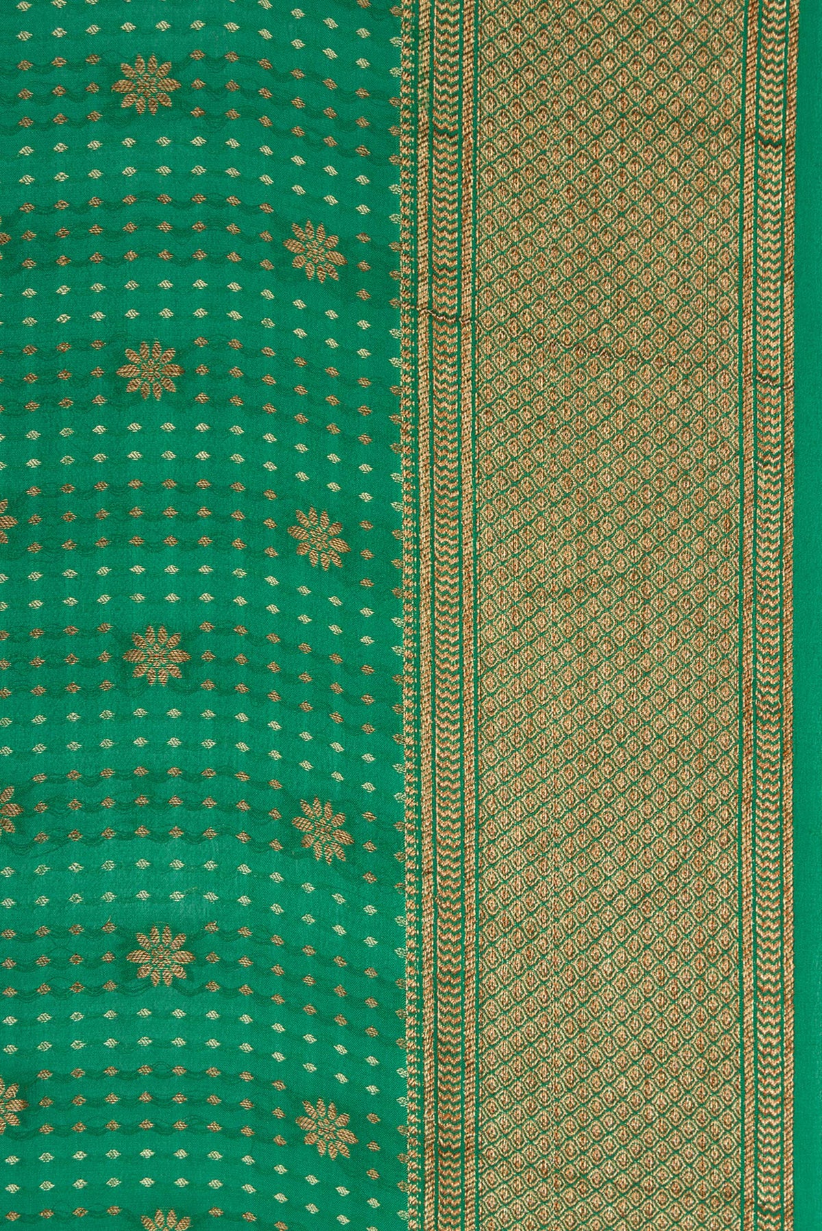 Border image of Bottle Green Dual Tone Banarasi Georgette Saree with Stripes on the body and Zari Border. 