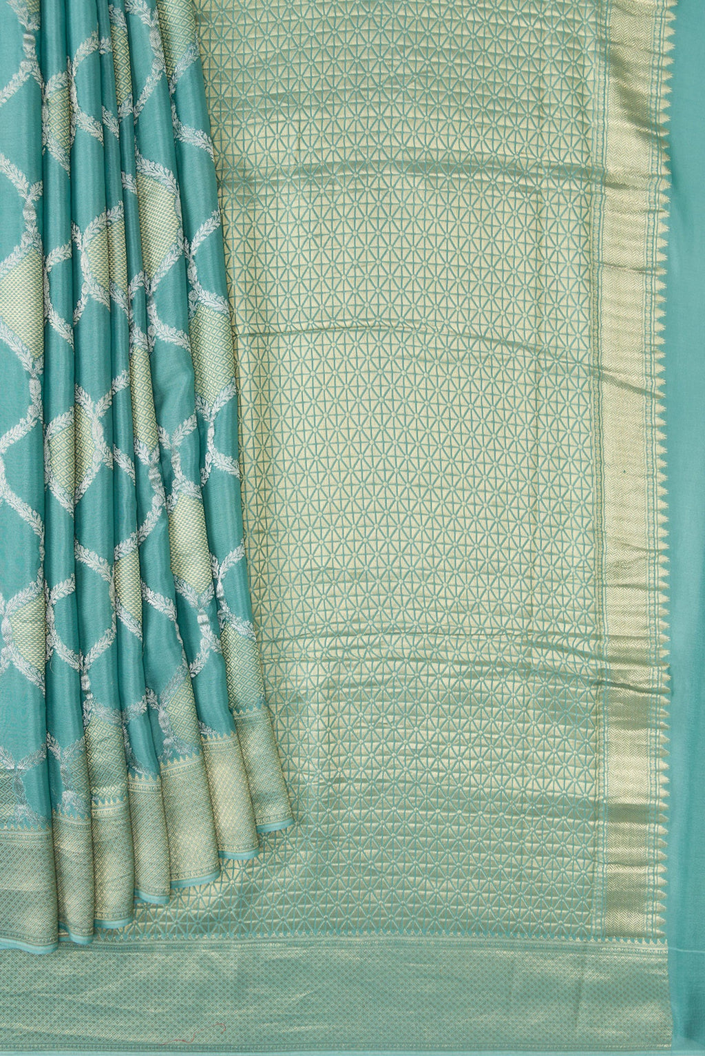 Pleats and pallu of Maya Blue Dual Tone Mysore Georgette Saree with Zari Brocade on the body and Zari Border. 
