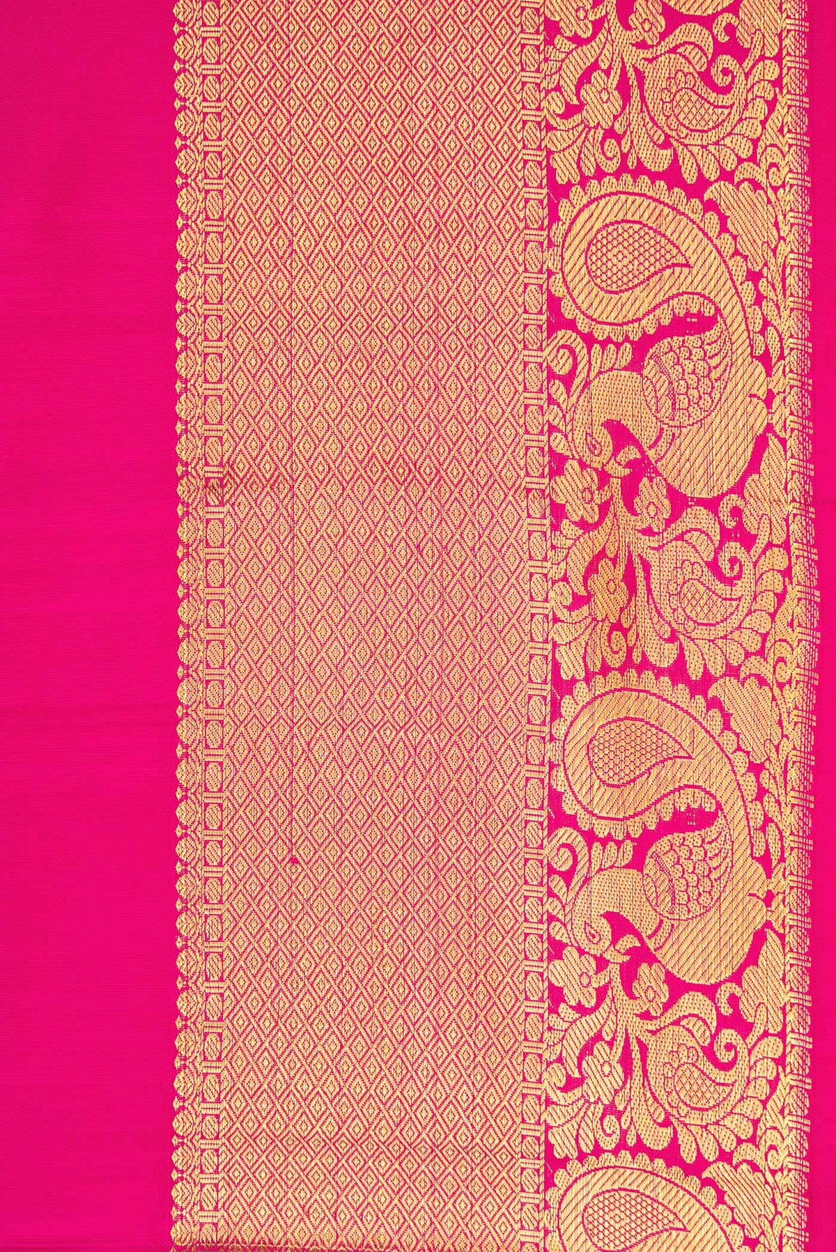 Border image of Pink Dual Tone Kanchipuram Silk Saree with Zari Butta on the body and Zari Border. 