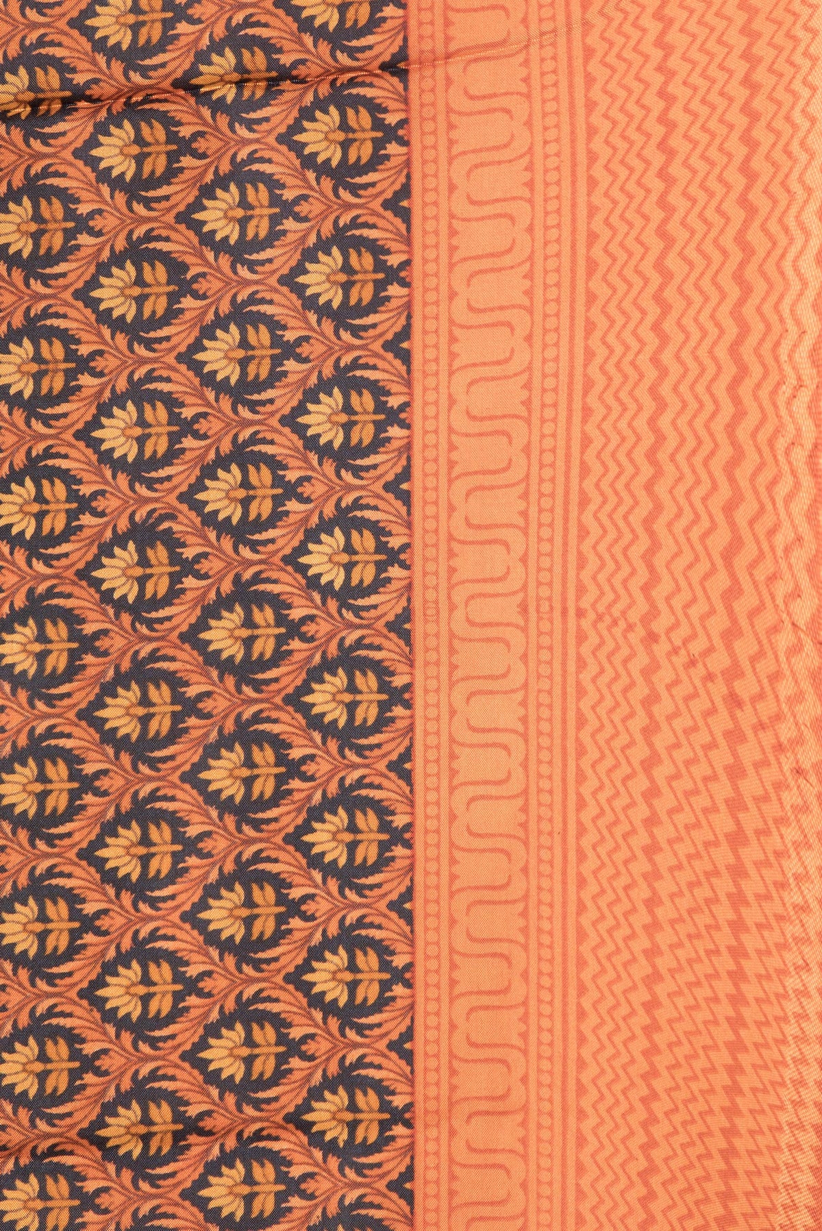 Border image of Black Dual Tone Printed Silk Saree with Printed design on the body and Printed Border. 