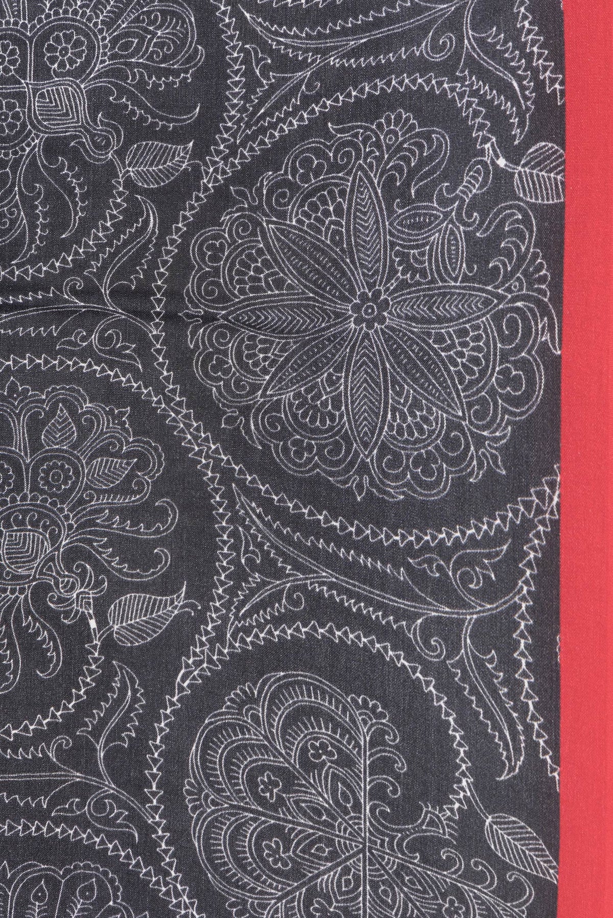 Border image of Black Dual Tone Printed Silk Saree with Printed design on the body and Plain Border. 