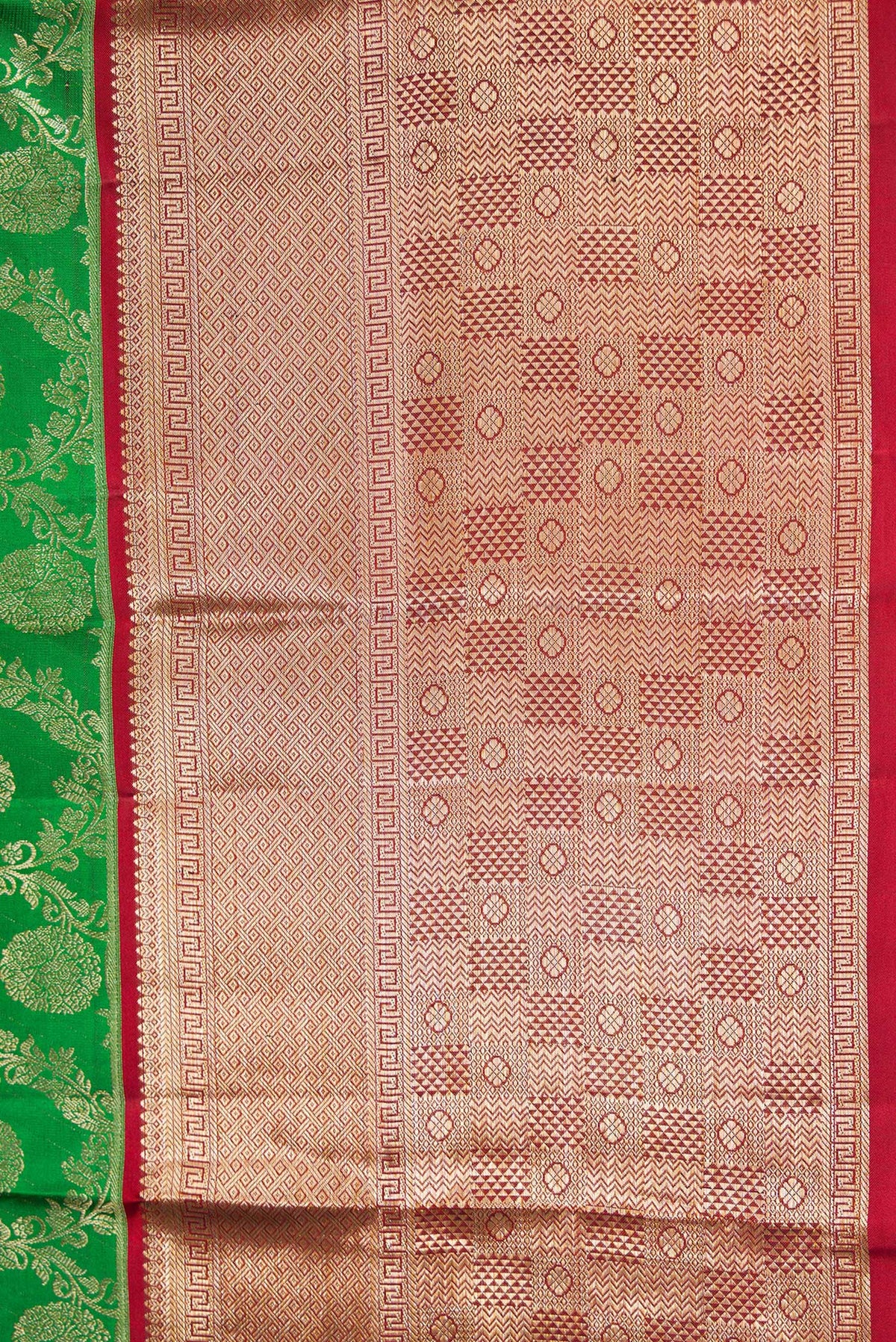 Border image of Green Dual Tone Kanchipuram Silk Saree with Zari Brocade on the body and Zari Border. 