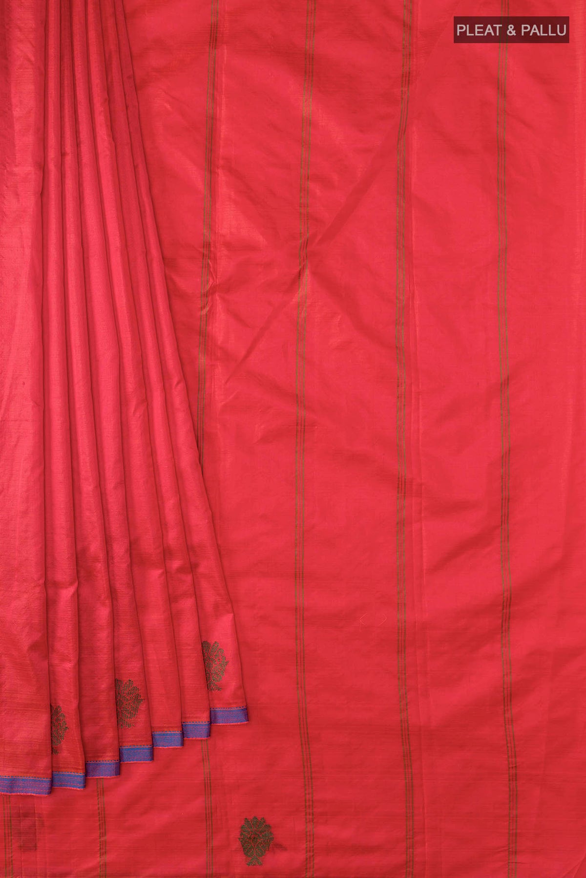 Pleats and pallu of Orange Kanchipuram Silk Saree with Plain Body and Thread Border