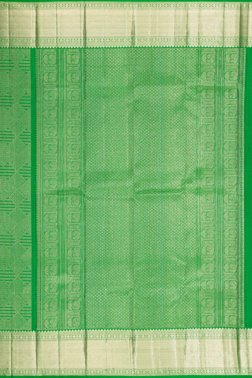 Close up image of the pallu of Green Dual Tone Kanchipuram Silk Saree with Zari Brocade on the body and Zari Border. 