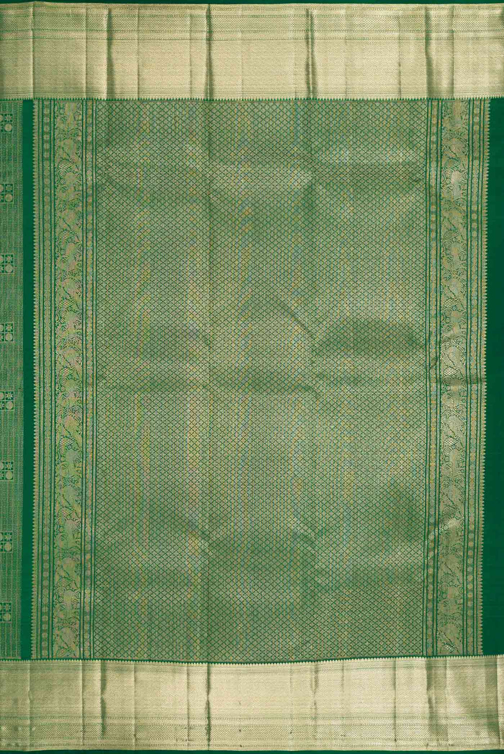 Close up image of the pallu of Green Dual Tone Kanchipuram Silk Saree with Zari Brocade on the body and Zari Border