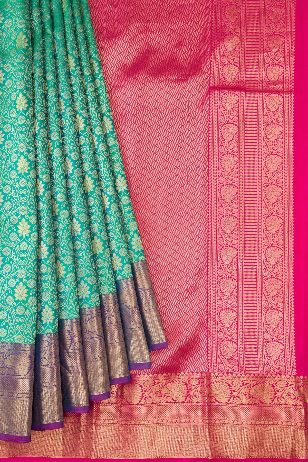 Pleats and pallu of Sea Green Kanchipuram Silk Saree with Zari Brocade on the body and Zari Border. 