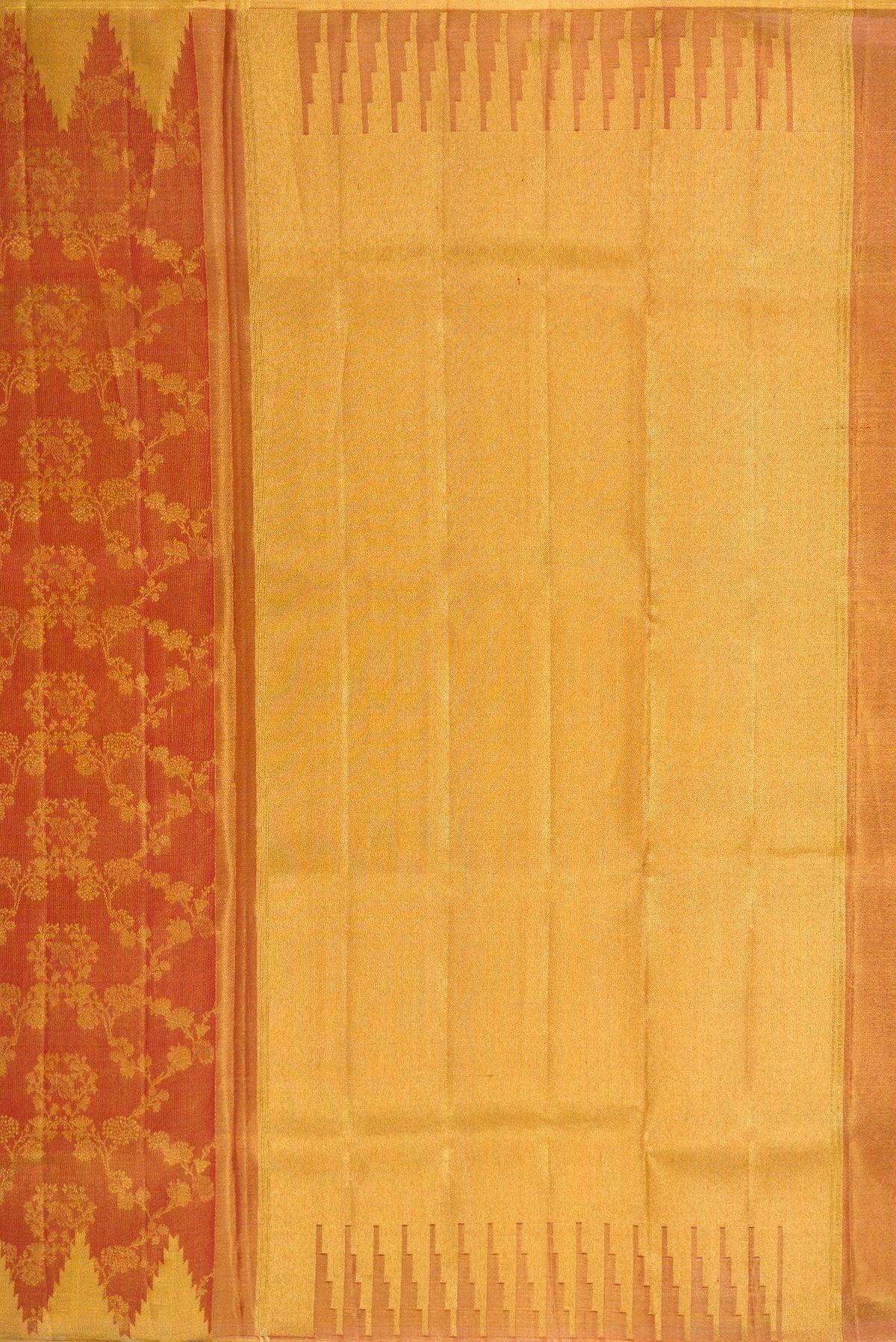 Close up image of the pallu of Dark Pink Dual Tone Kanchipuram Tissue Silk Saree with Zari Brocade on the body and Temple Border. 