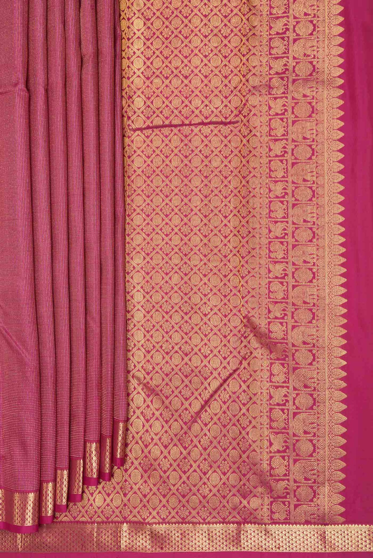Pleats and pallu of Pink Dual Tone Kanchipuram Silk Saree with Zari Brocade on the body and Zari Border