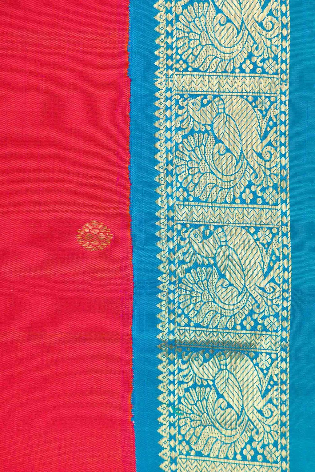 Border image of Dark Pink Dual Tone Kanchipuram Silk Saree with Zari Butta on the body and Zari Border