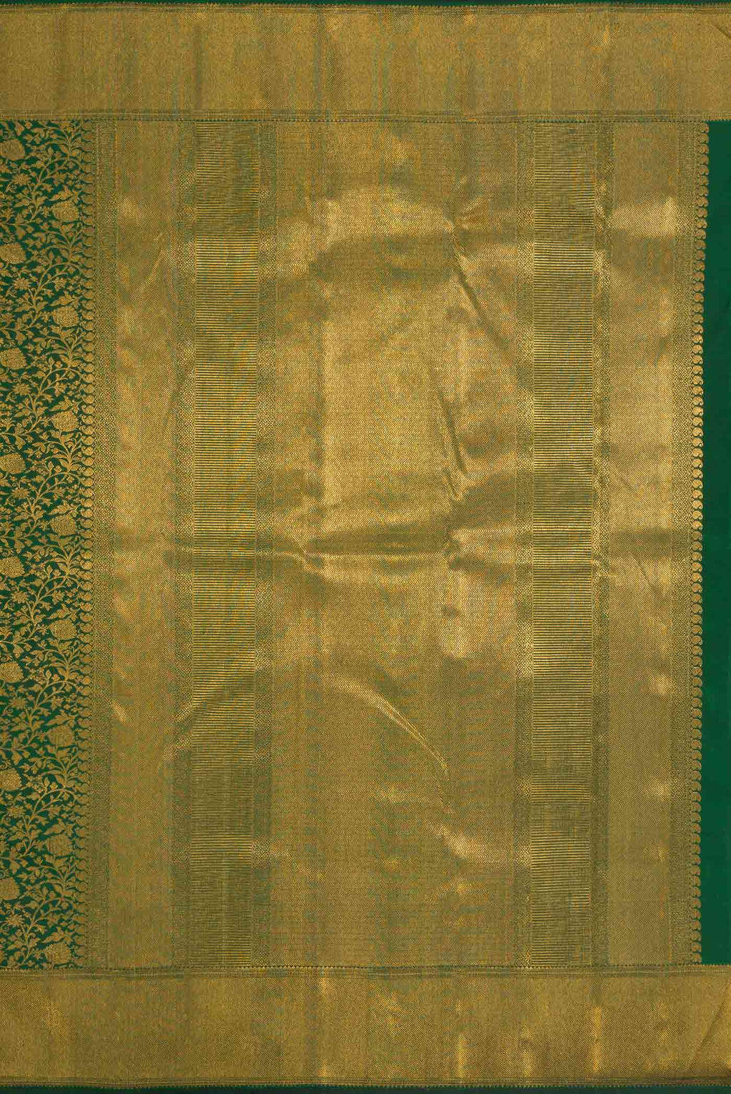 Close up image of the pallu of Pure Silk Pure Zari Green Dual Tone Kanchipuram Saree with Zari Brocade on the body and Zari Border