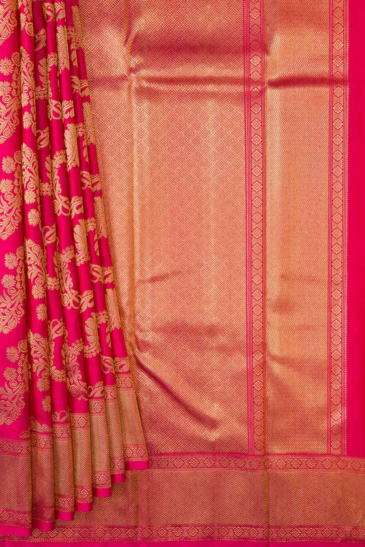 Pleats and pallu of Pure Silk Pure Zari Dark Pink Dual Tone Kanchipuram Saree with Zari Brocade on the body and Zari Border