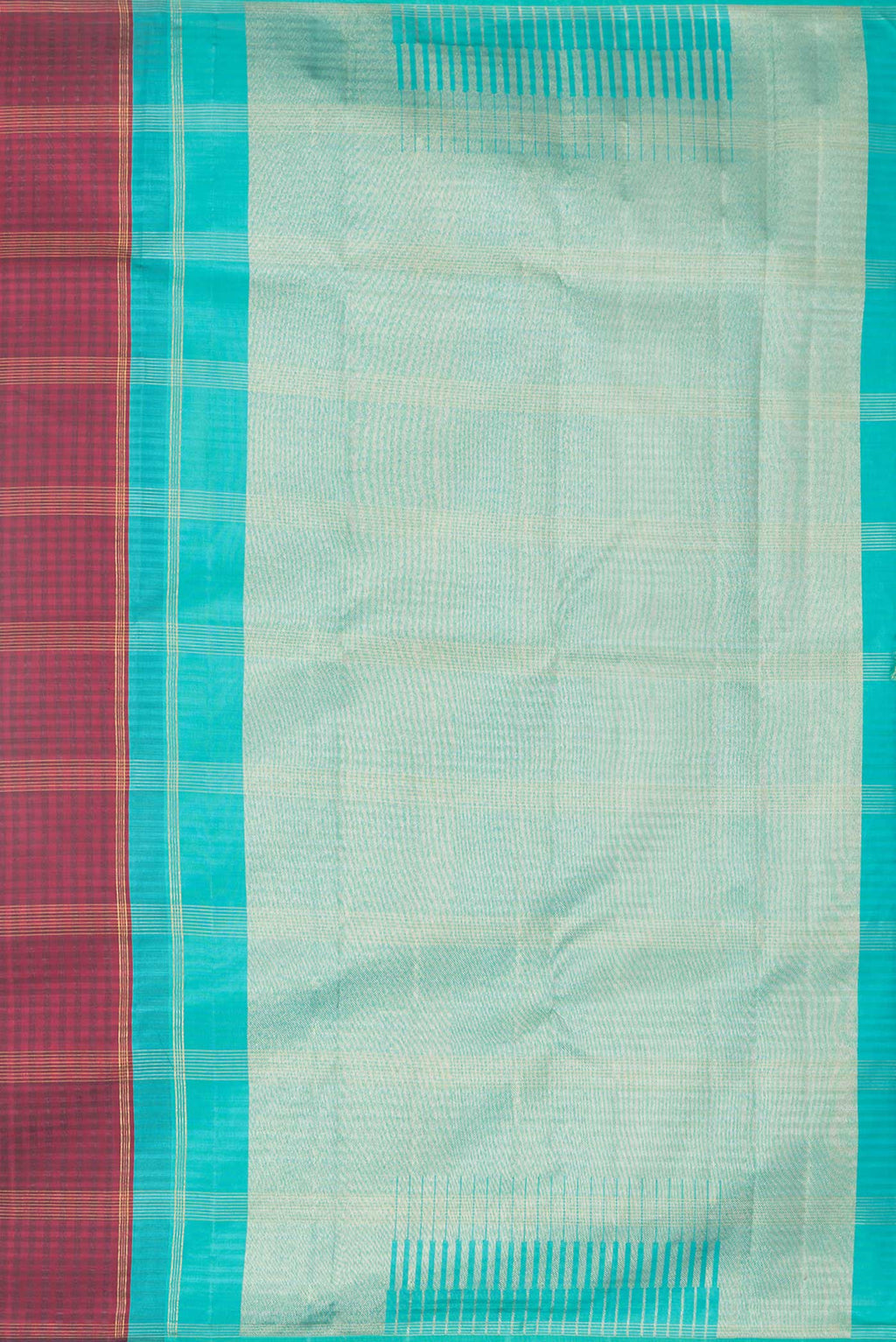 Close up image of the pallu of Maroon Dual Tone Kanchipuram Saree with Checked design on the body and Without Border