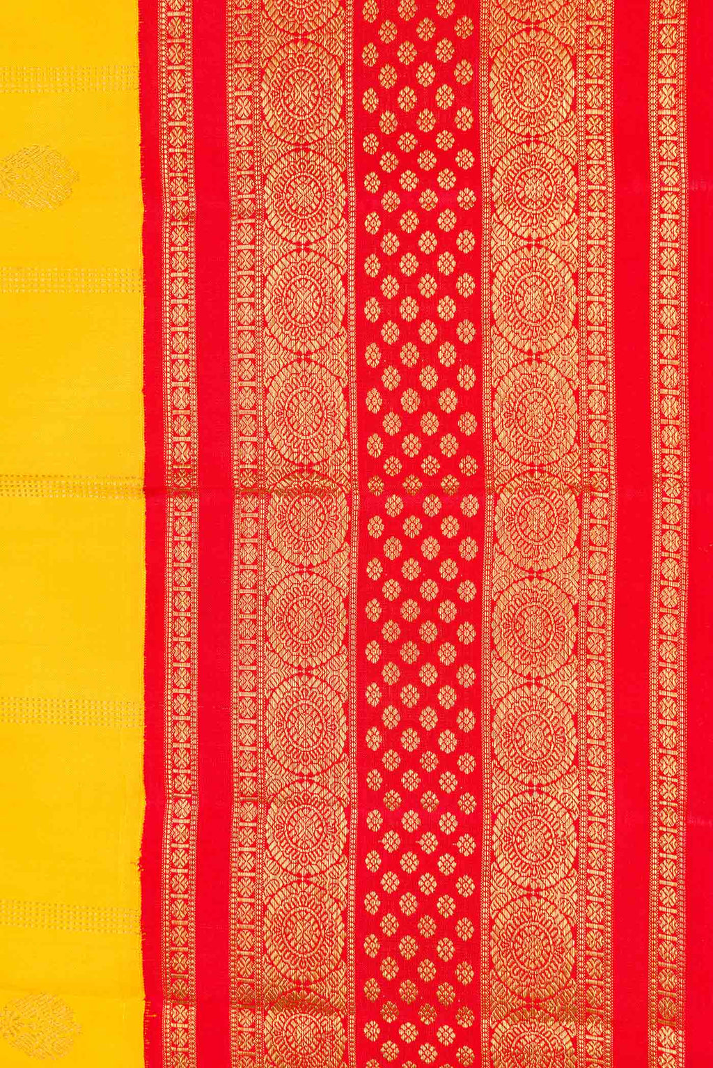 Border image of Pure Silk Pure Zari Yellow Dual Tone Kanchipuram Saree with Checked design on the body and Zari Border