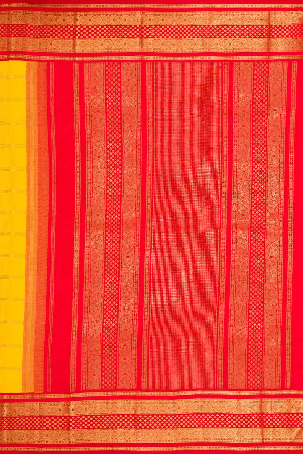 Close up image of the pallu of Pure Silk Pure Zari Yellow Dual Tone Kanchipuram Saree with Checked design on the body and Zari Border