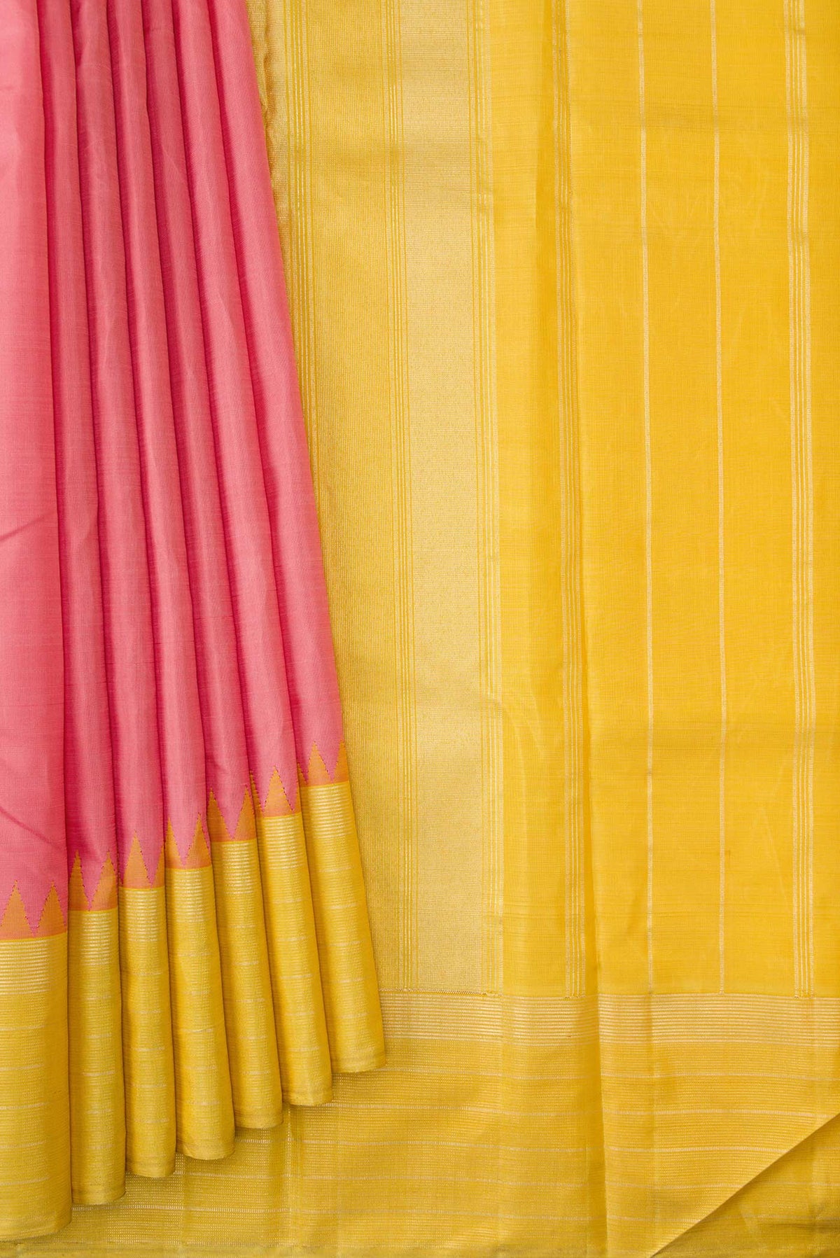 Pleats and pallu of Pink Dual Tone Kanchipuram Silk Saree with Plain Body and Zari Border