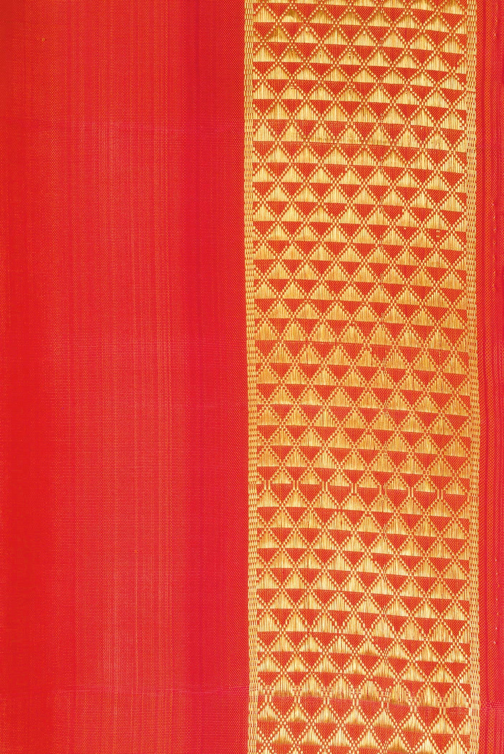 Border image of Pure Silk Pure Zari Orange Dual Tone Kanjivaram Nine Yards Saree with Plain Body and Zari Border. 
