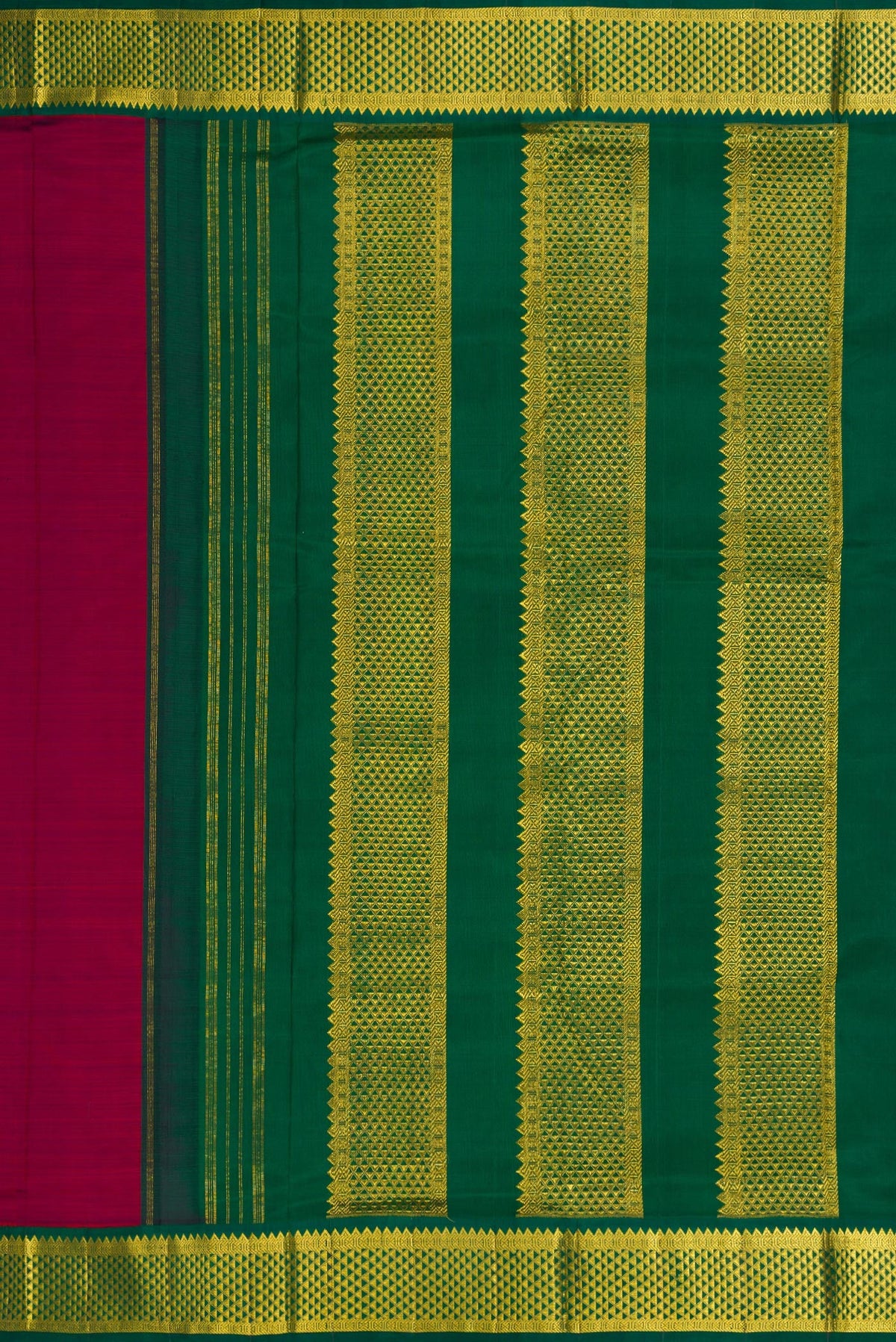 Close up image of the pallu of Pure Silk Pure Zari Maroon Dual Tone Kanjivaram Nine Yards Saree with Plain Body and Zari Border. 