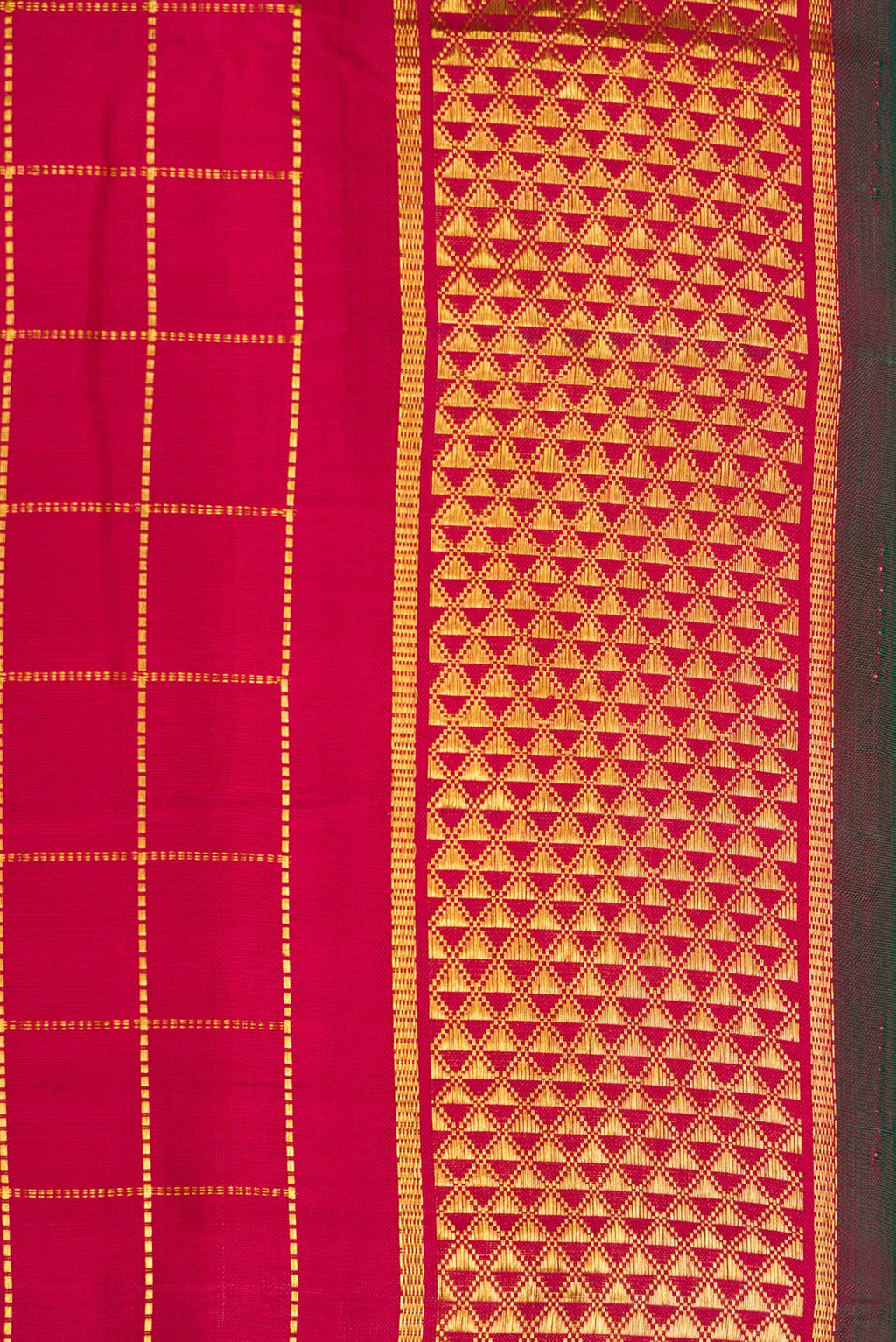 Border image of Red Dual Tone Kanjivaram Silk Nine Yards Saree with Checked design on the body and Zari Border. 