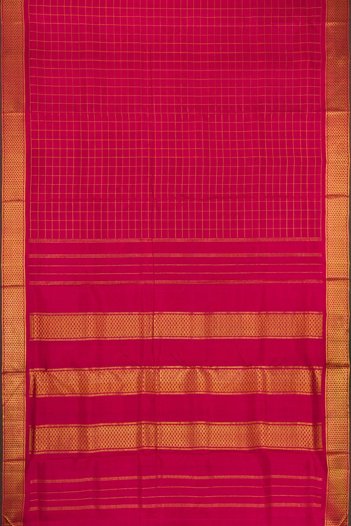 Flat view of Red Dual Tone Kanjivaram Silk Nine Yards Saree with Checked design on the body and Zari Border. 