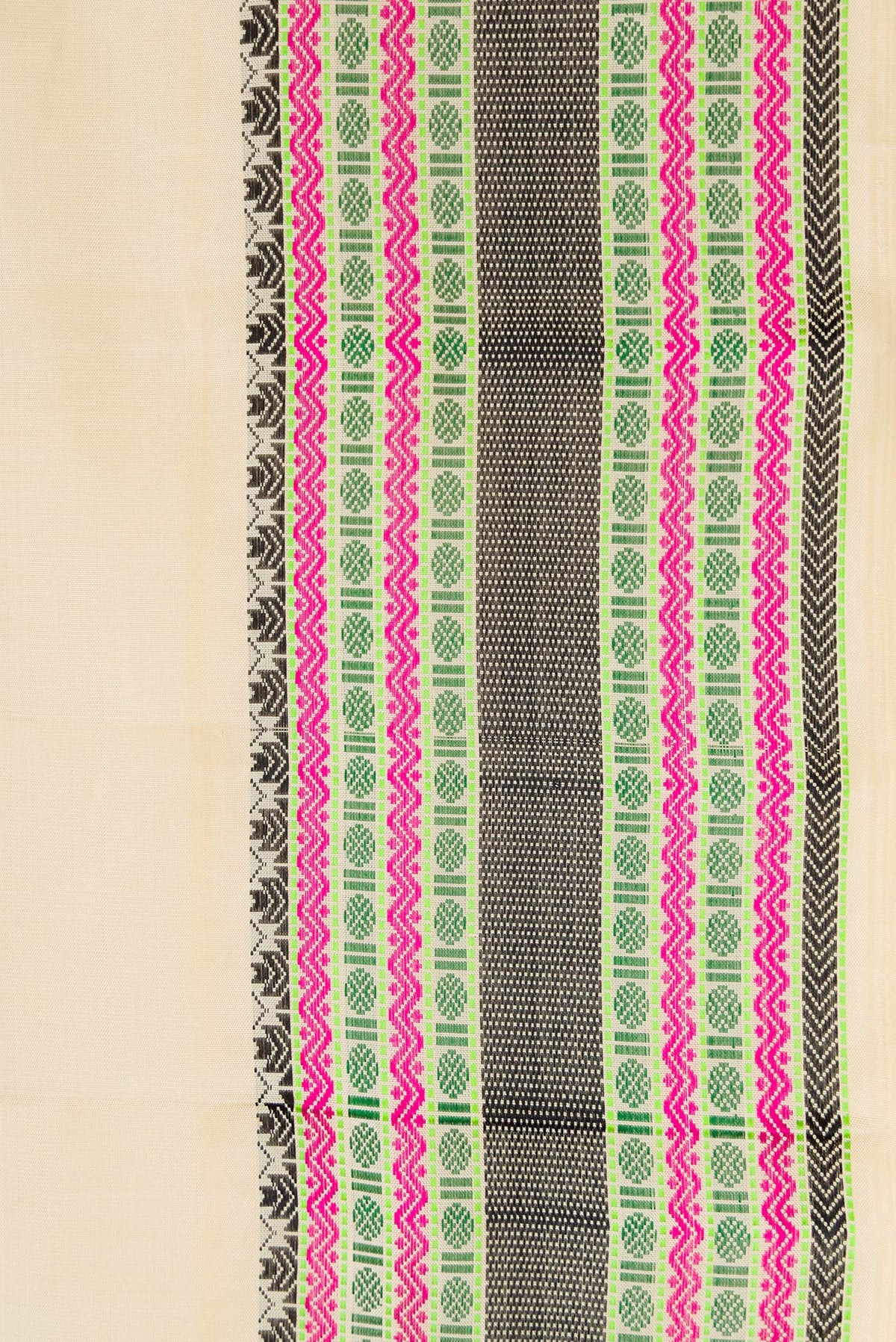 Border image of Sandal Dual Tone Kanchipuram Silk Saree with Plain Body and Thread Border. 