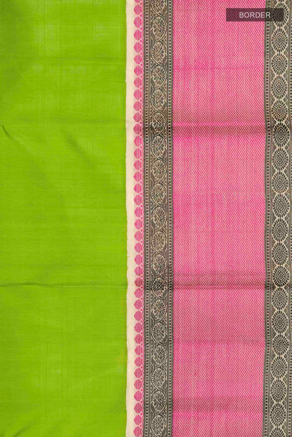 Border image of Green Kanchipuram Silk Saree with Plain Body and Thread Border