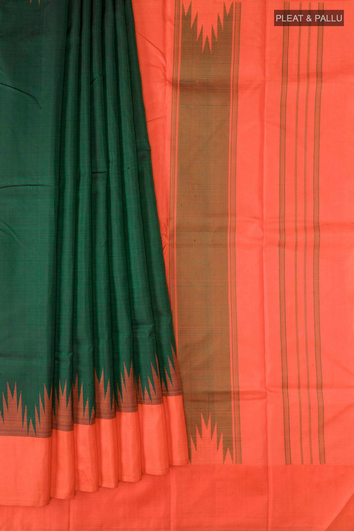 Pleats and pallu of Green Kanchipuram Silk Saree with Plain Body and Temple Border