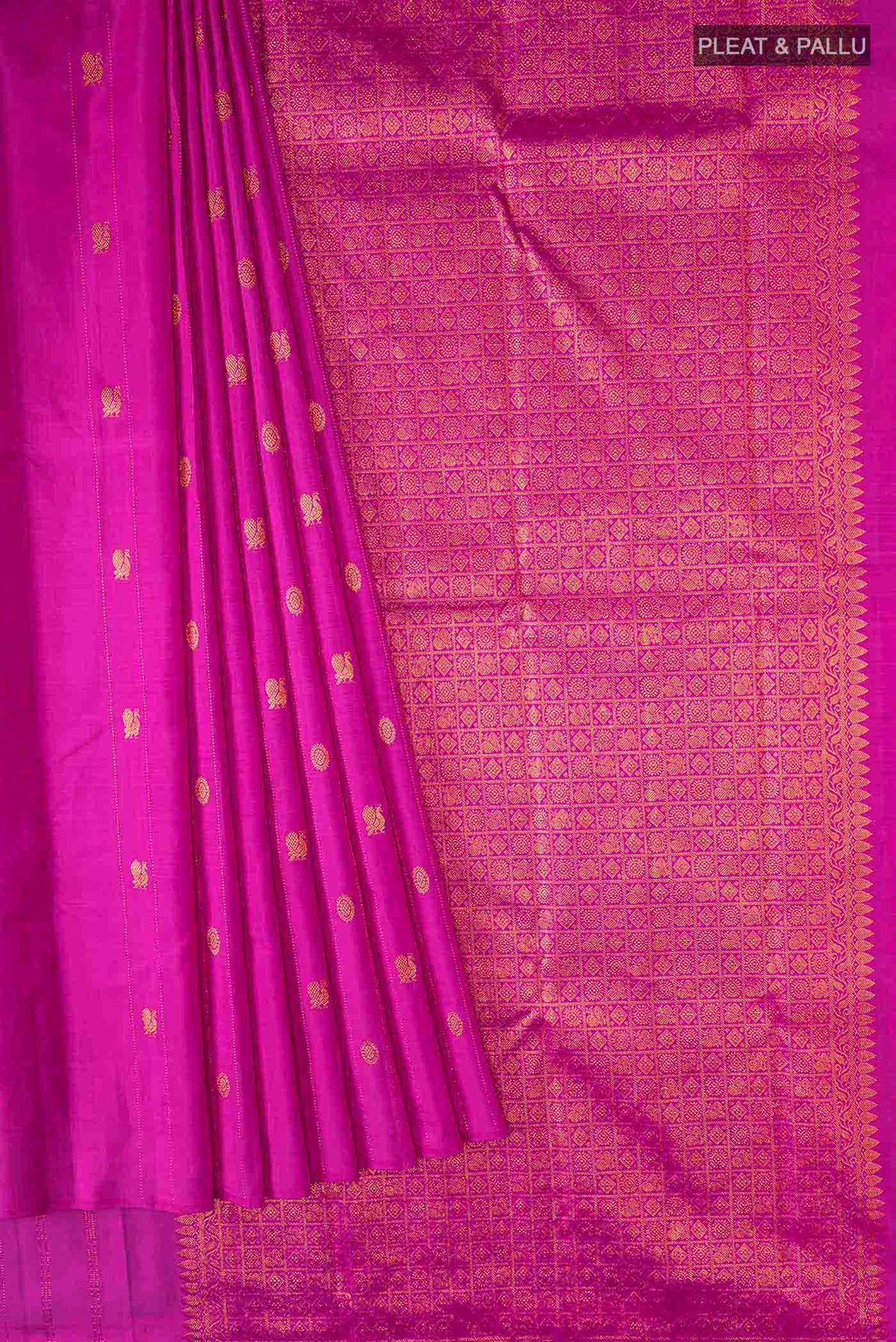 Pleats and pallu of Pink Kanchipuram Silk Saree with Zari Butta on the body and Without Border