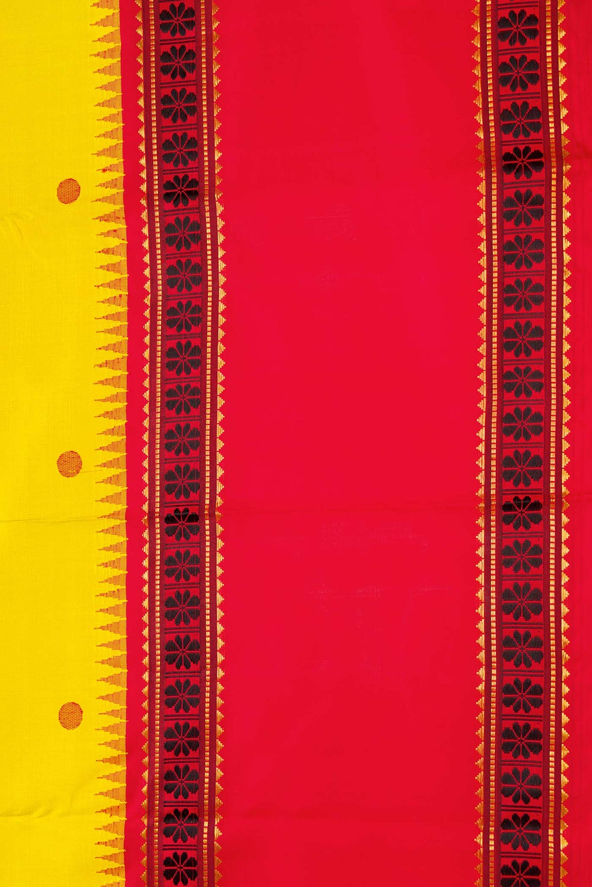 Border image of Lemon Yellow Dual Tone Kanchipuram Silk Saree with Thread Butta on the body and Zari Border
