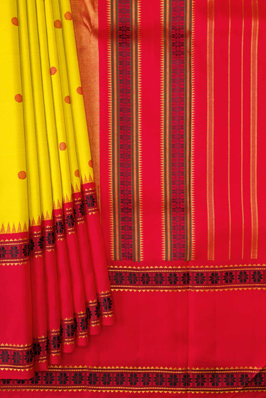 Pleats and pallu of Lemon Yellow Dual Tone Kanchipuram Silk Saree with Thread Butta on the body and Zari Border