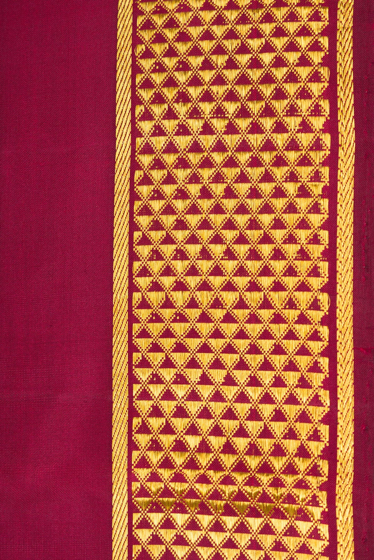 Border image of Pure Silk Pure Zari Burgundy Dual Tone Kanjivaram Nine Yards Saree with Zari Butta on the body and Zari Border. 