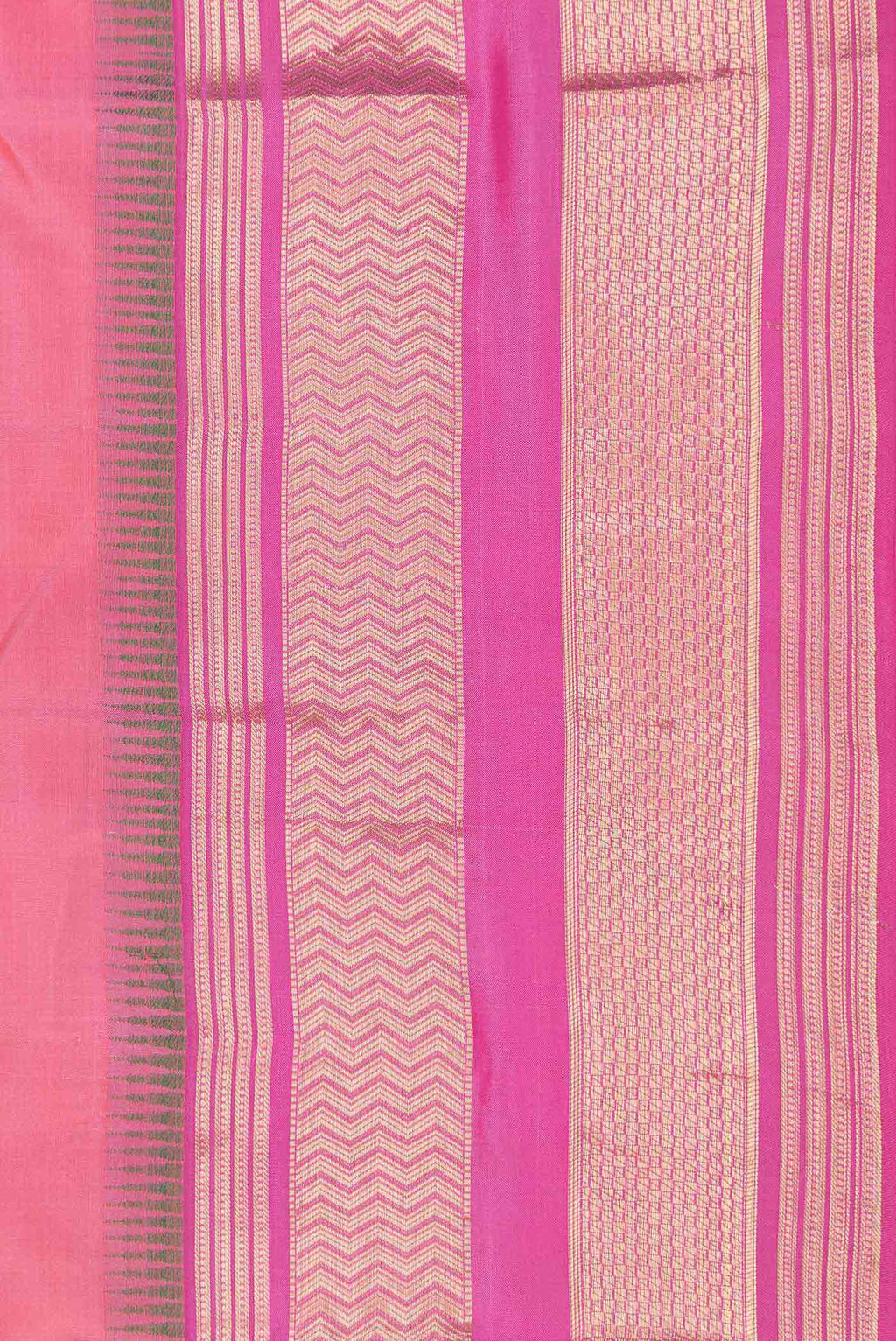 Border image of Rose pink Dual Tone Kanchipuram Saree with Zari Butta on the body and Zari Border