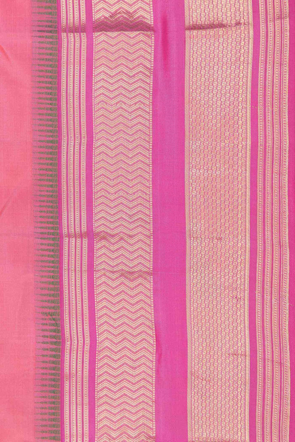 Border image of Rose pink Dual Tone Kanchipuram Saree with Zari Butta on the body and Zari Border